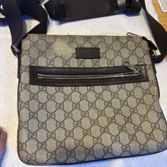 Gucci Beige and Brown GG Pattern Messenger Bag - Picture 1 of 17